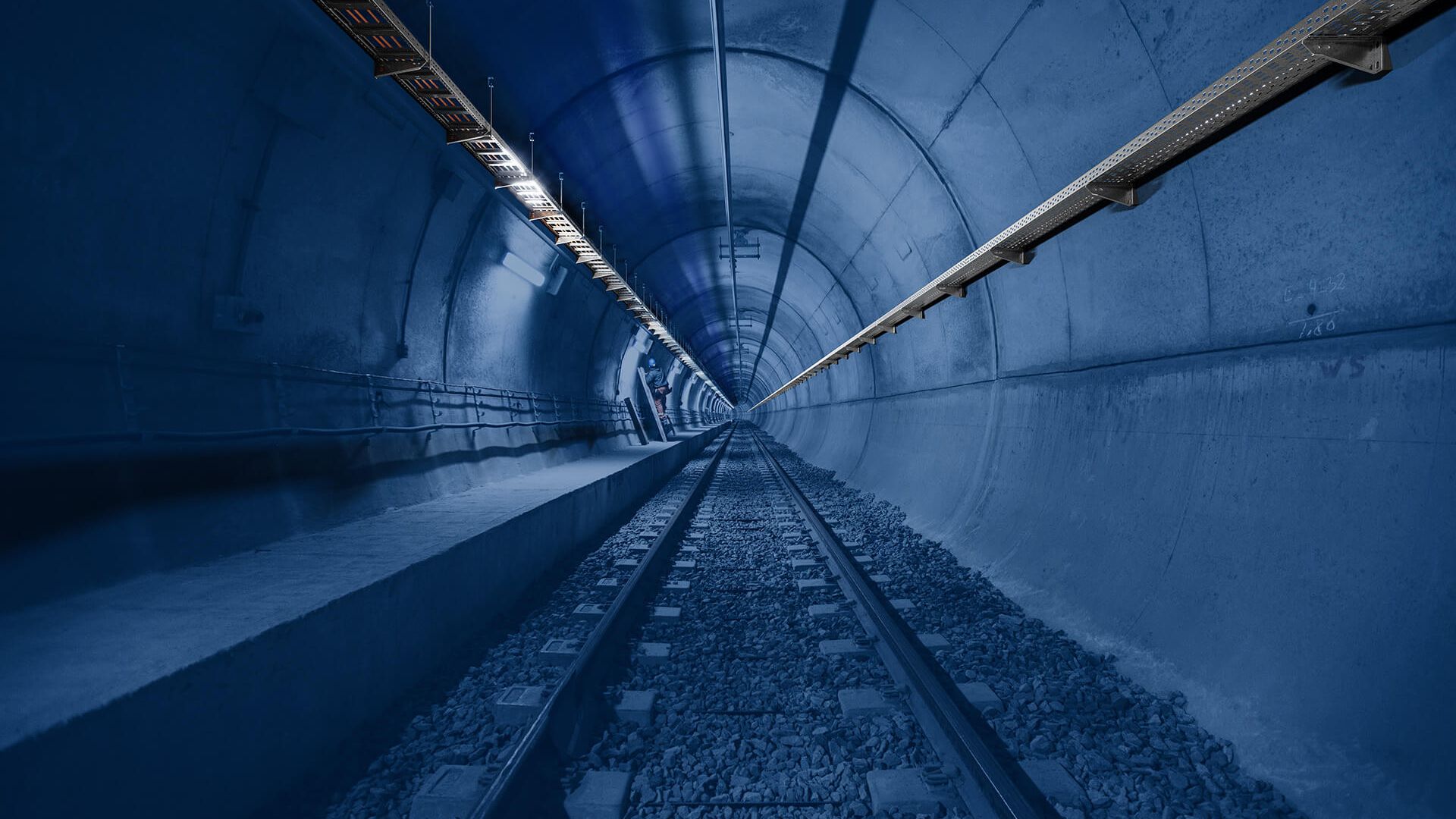 E90 cable trays and cable ladders